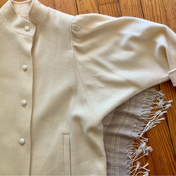 Vintage 70’s Elegant Cream Wool Winter Coat - Picture 8 of 16